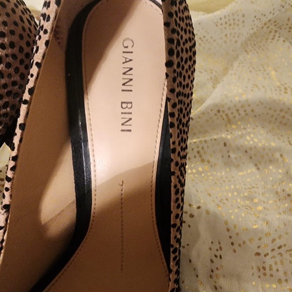 Gianni Bini Kaislie Heel Tan with Black Spots Suede. - Picture 6 of 8